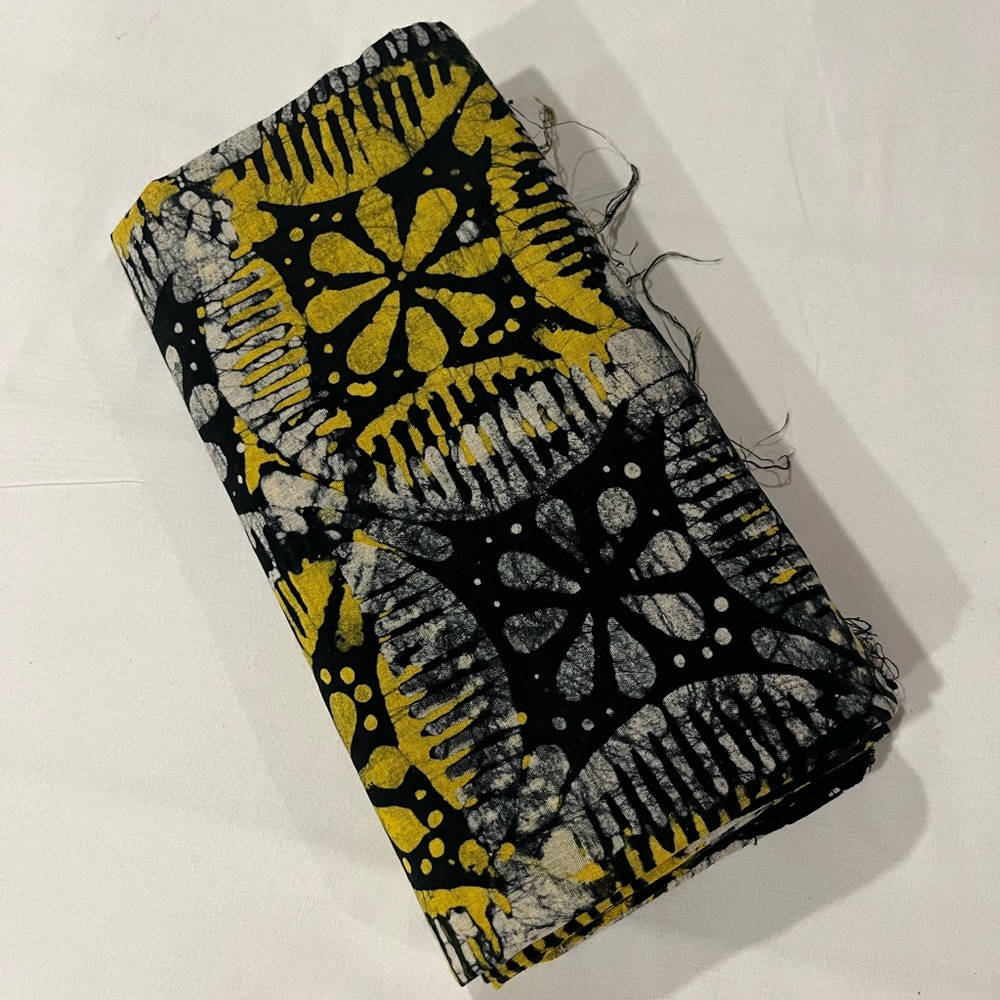 West African batik fabric black yellow white print on lightweight cotton voile - Picture 7 of 10